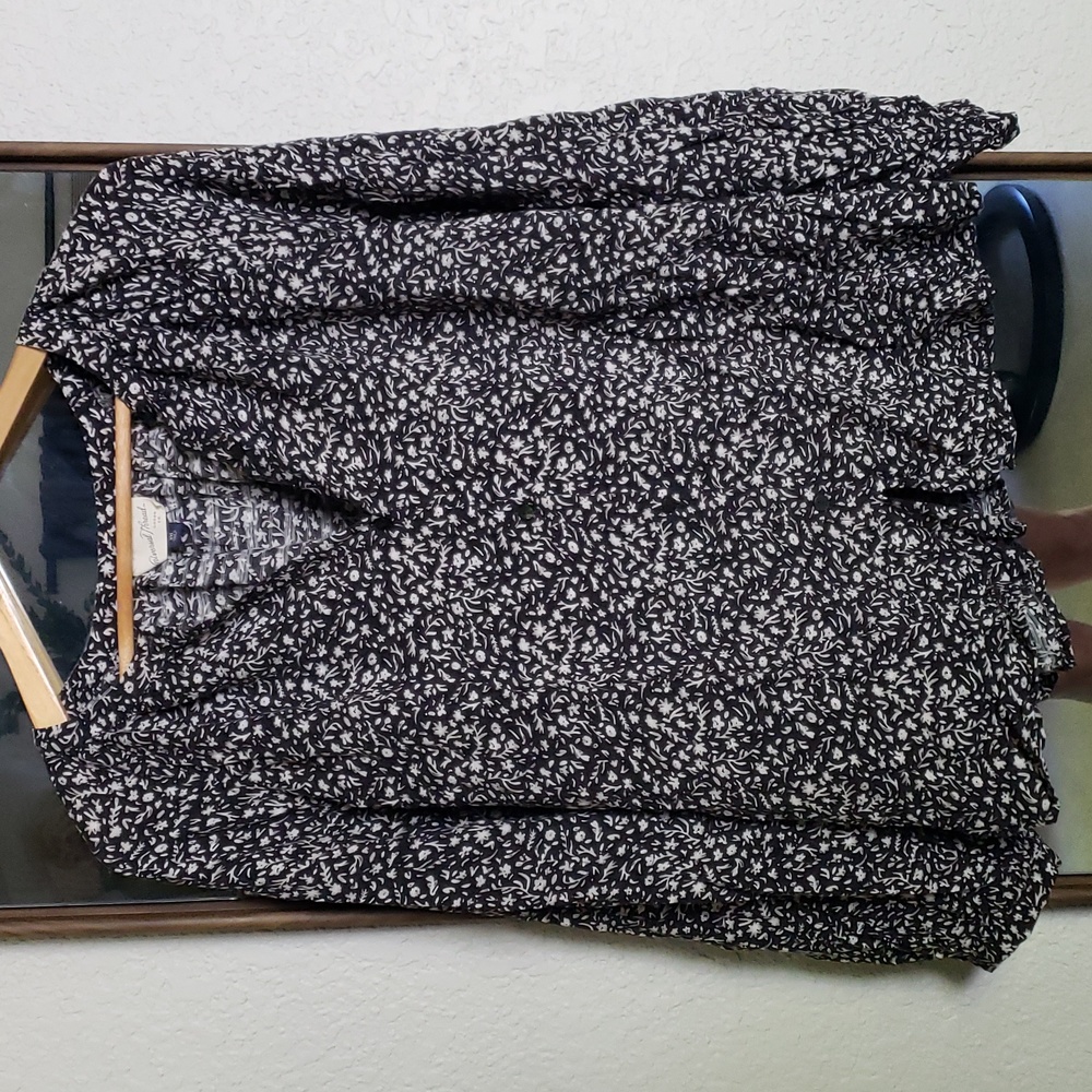 Universal Threads Size XXL blouse long sleeve